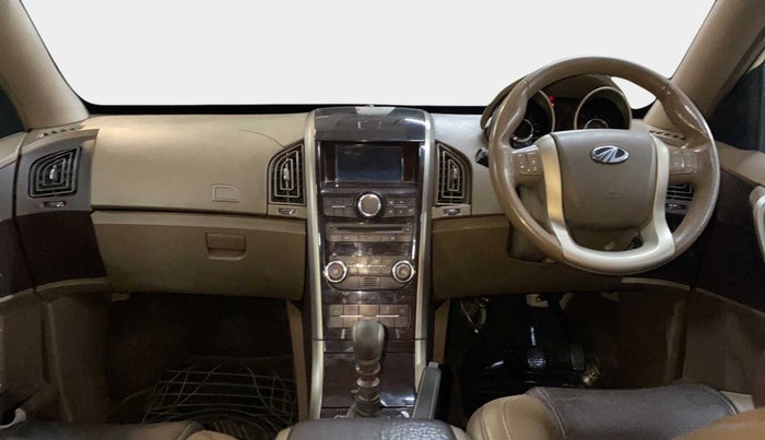 2014 Mahindra XUV500 W8, Diesel, Manual, 1,08,966 km, Dashboard
