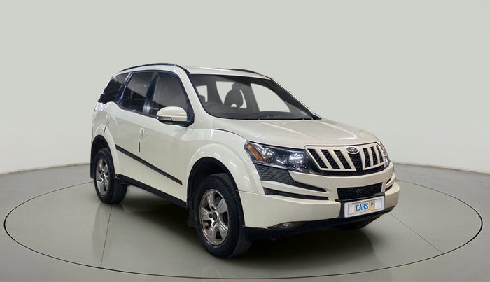 2014 Mahindra XUV500 W8, Diesel, Manual, 1,08,966 km, Right Front Diagonal