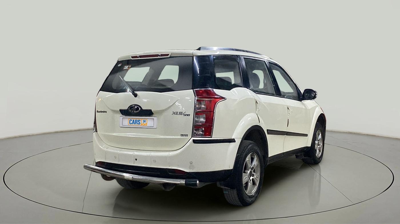 2014 Mahindra XUV500 W8, Diesel, Manual, 1,08,966 km, Right Back Diagonal