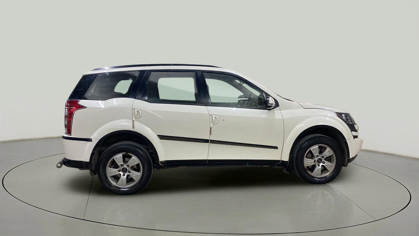 2014 Mahindra XUV500 W8, Diesel, Manual, 1,08,966 km, Right Side View