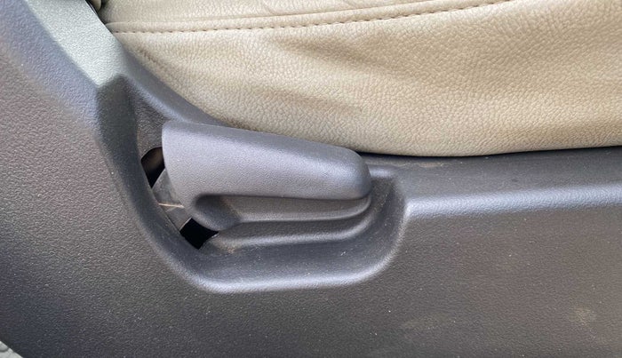 2013 Maruti Wagon R 1.0 VXI, Petrol, Manual, 1,09,983 km, Driver Side Adjustment Panel