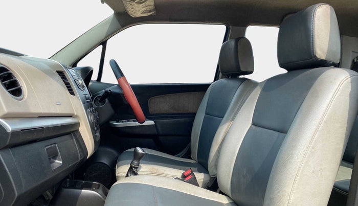 2013 Maruti Wagon R 1.0 VXI, Petrol, Manual, 1,09,983 km, Right Side Front Door Cabin