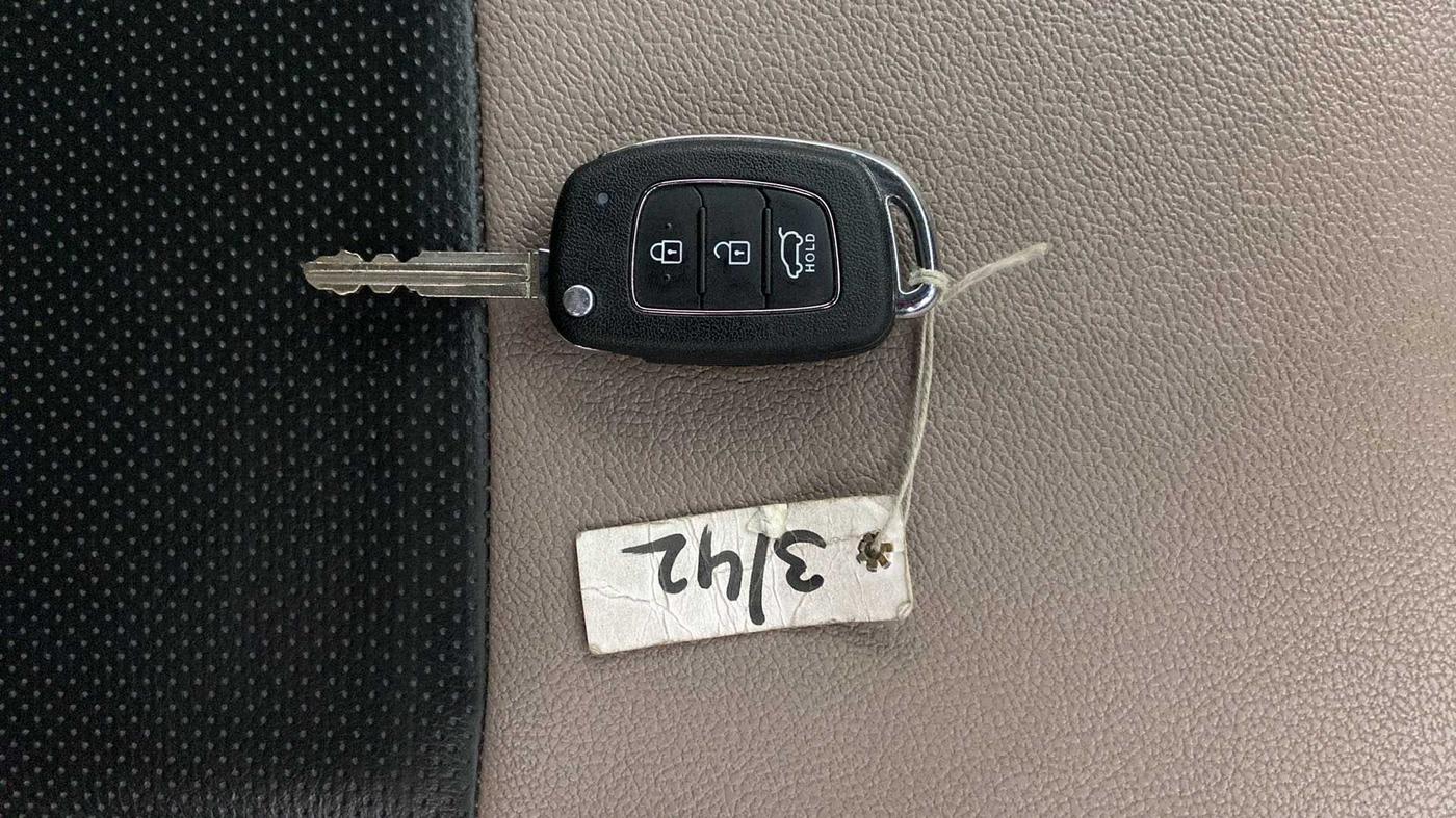 2017 Hyundai Creta E PLUS 1.6 PETROL, Petrol, Manual, 46,356 km, Key Close Up