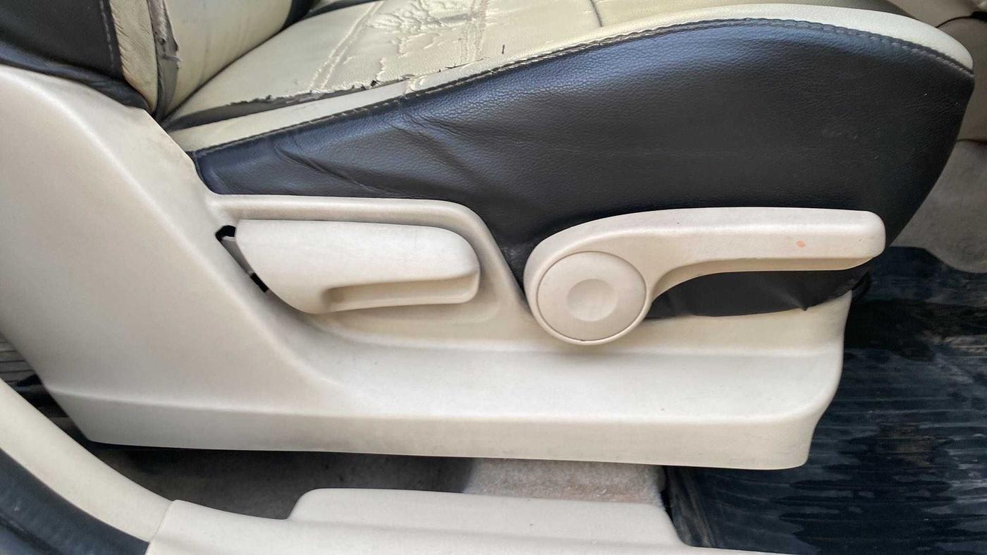 2012 Maruti Swift Dzire ZDI, Diesel, Manual, 1,06,006 km, Driver Side Adjustment Panel