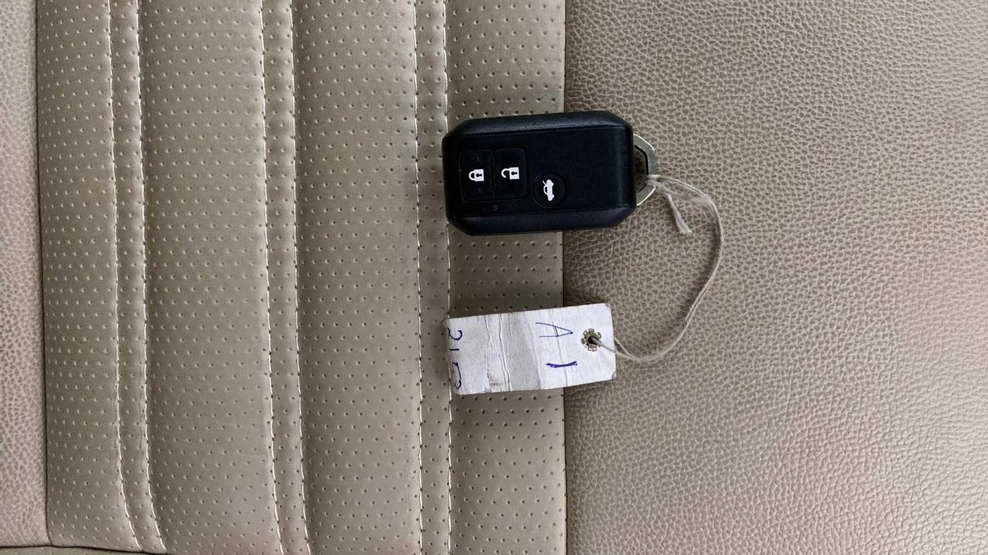 2021 Maruti Dzire ZXI Plus AMT, Petrol, Automatic, 38,850 km, Key Close Up