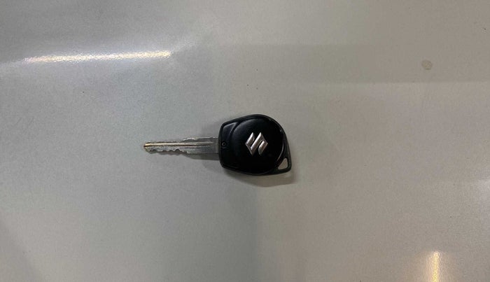 2015 Maruti Swift Dzire VDI ABS, Diesel, Manual, 96,898 km, Key Close Up