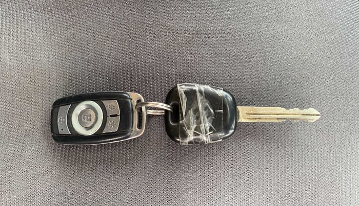2015 Maruti OMNI E 8 STR, Petrol, Manual, 14,709 km, Key Close Up