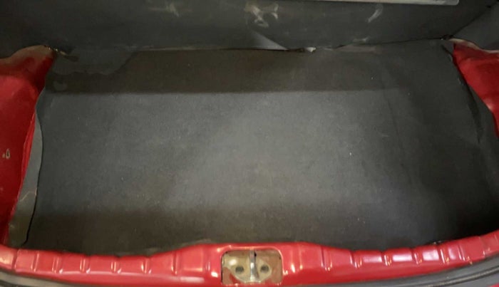 2014 Hyundai Eon MAGNA +, Petrol, Manual, 38,740 km, Boot Inside