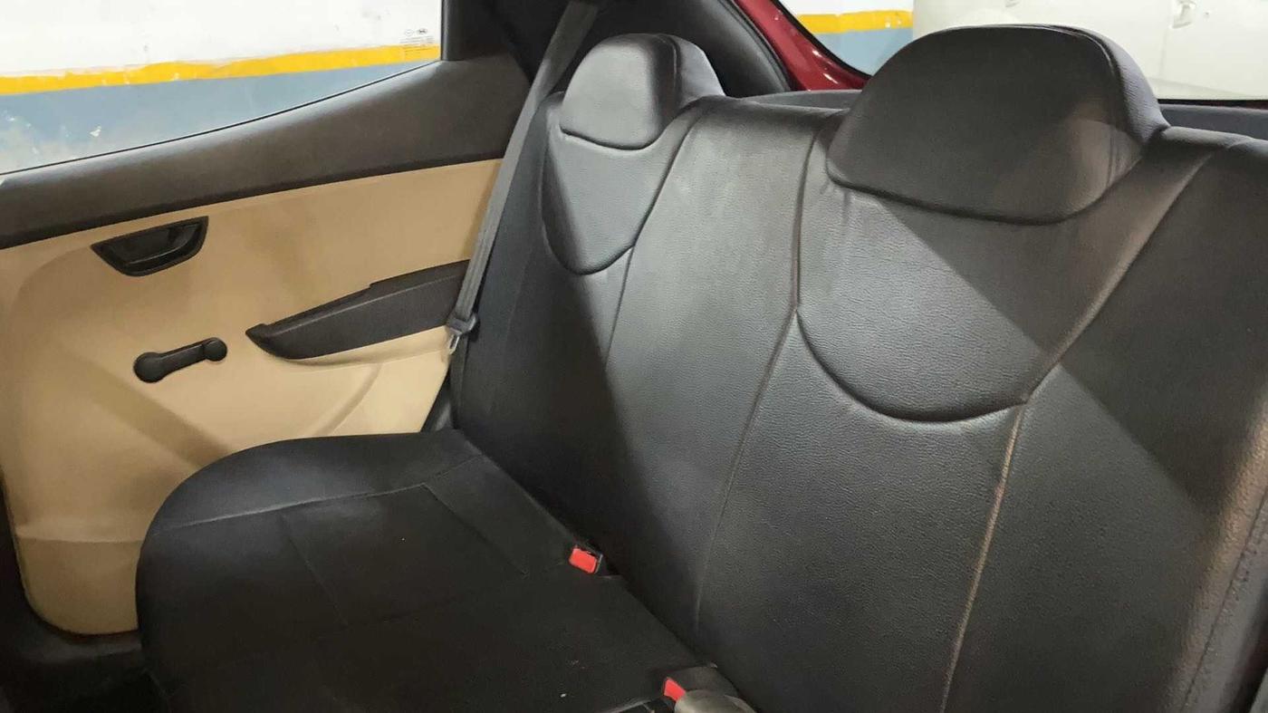 2014 Hyundai Eon MAGNA +, Petrol, Manual, 38,740 km, Right Side Rear Door Cabin