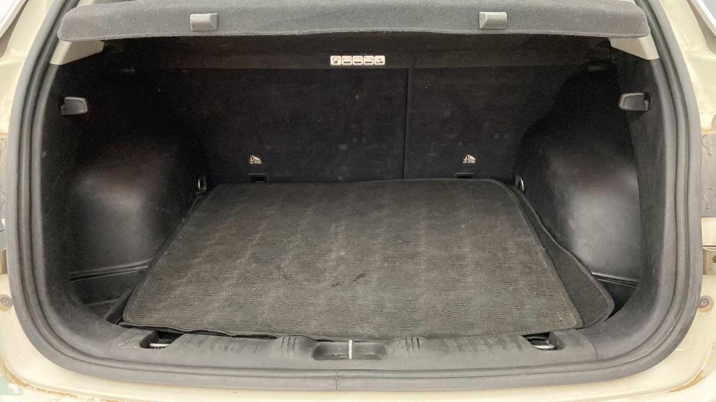 2019 Jeep Compass LIMITED PLUS DIESEL, Diesel, Manual, 57,829 km, Boot Inside