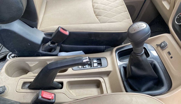 2018 Mahindra TUV300 T10, Diesel, Manual, 53,807 km, Gear Lever