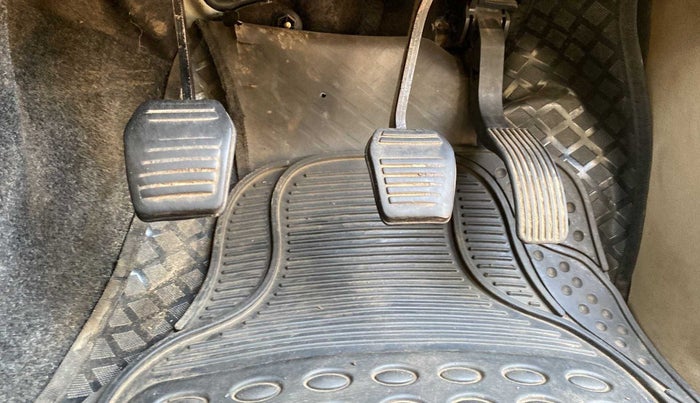 2018 Mahindra TUV300 T10, Diesel, Manual, 53,807 km, Pedals