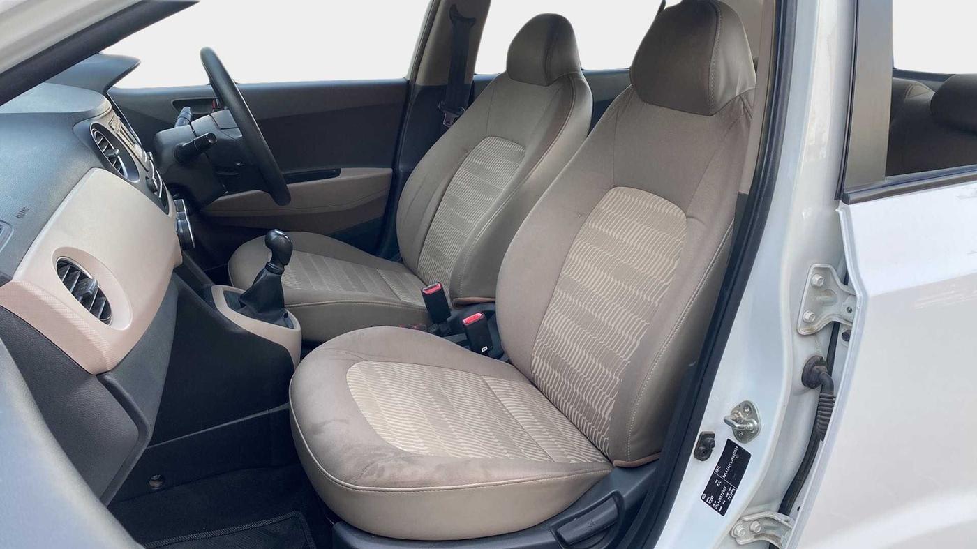 2018 Hyundai Xcent S 1.2, Petrol, Manual, 49,639 km, Right Side Front Door Cabin