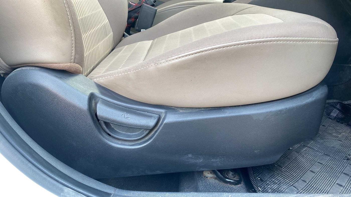 2018 Hyundai Xcent S 1.2, Petrol, Manual, 49,639 km, Driver Side Adjustment Panel