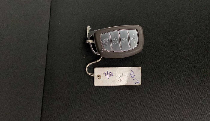 2022 Hyundai NEW I20 ASTA (O) 1.2 AT, Petrol, Automatic, 7,906 km, Key Close Up