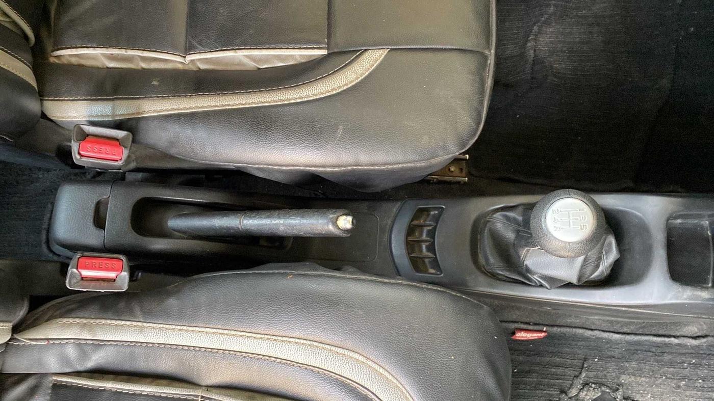 2015 Maruti Wagon R 1.0 VXI, Petrol, Manual, 67,517 km, Gear Lever