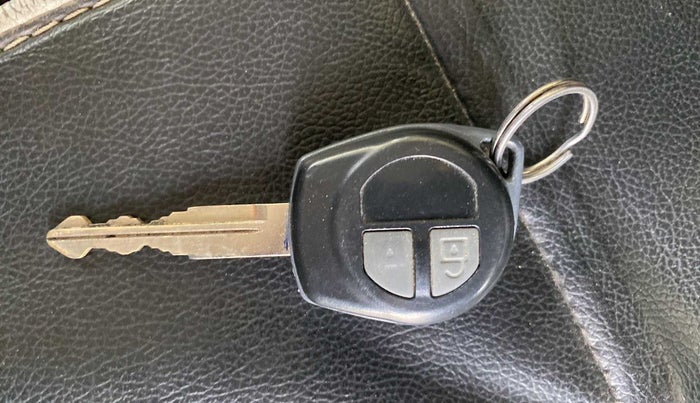 2015 Maruti Wagon R 1.0 VXI, Petrol, Manual, 67,517 km, Key Close Up