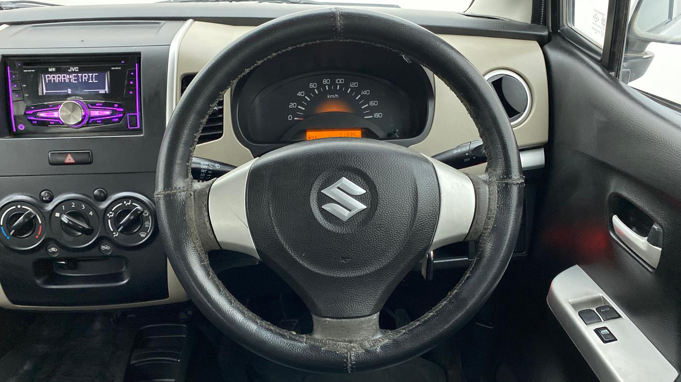 2015 Maruti Wagon R 1.0 LXI CNG, CNG, Manual, 71,412 km, Steering Wheel Close Up