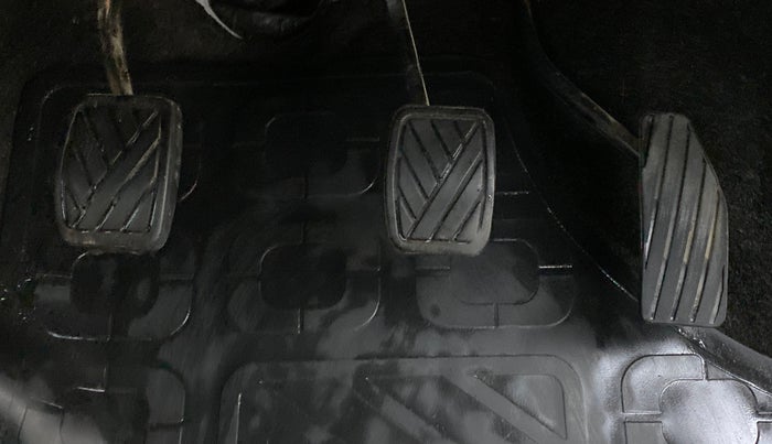 2015 Maruti Wagon R 1.0 LXI CNG, CNG, Manual, 71,412 km, Pedals