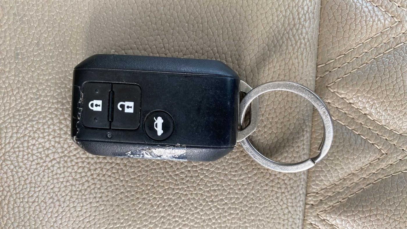 2017 Maruti Dzire ZXI PLUS, Petrol, Manual, 58,184 km, Key Close Up