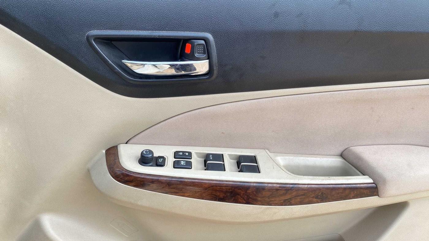 2017 Maruti Dzire ZXI PLUS, Petrol, Manual, 58,184 km, Driver Side Door Panels Control