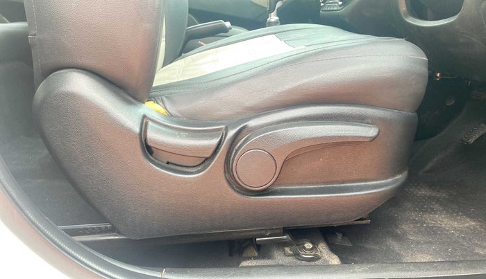 2018 Hyundai Creta SX PLUS 1.6 DIESEL, Diesel, Manual, 76,629 km, Driver Side Adjustment Panel