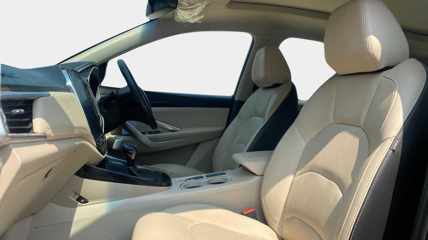 2022 MG HECTOR SHARP 1.5 DCT PETROL, Petrol, Automatic, 11,943 km, Right Side Front Door Cabin