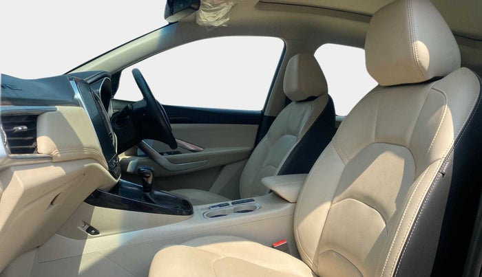 2022 MG HECTOR SHARP 1.5 DCT PETROL, Petrol, Automatic, 11,943 km, Right Side Front Door Cabin