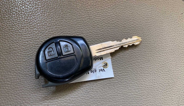 2016 Maruti Ciaz VDI+ SHVS, Diesel, Manual, 78,229 km, Key Close Up