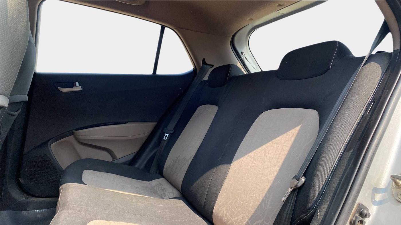 2013 Hyundai Grand i10 SPORTZ 1.1 CRDI, Diesel, Manual, 58,802 km, Right Side Rear Door Cabin