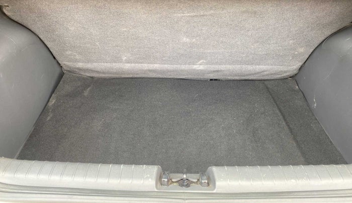 2021 Hyundai GRAND I10 NIOS ASTA AMT 1.2 KAPPA VTVT, Petrol, Automatic, 31,505 km, Dicky (Boot door) - Jack missing