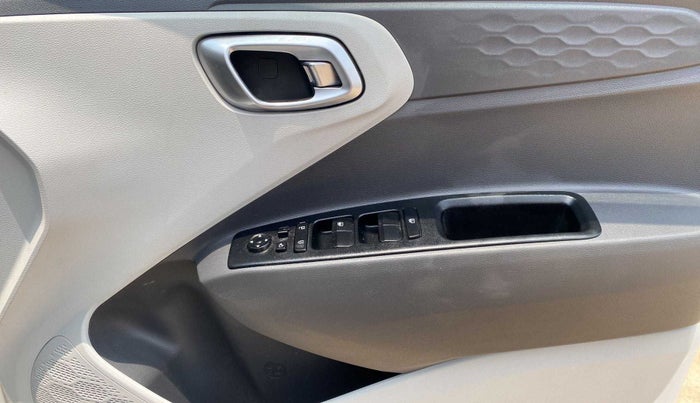2021 Hyundai GRAND I10 NIOS ASTA AMT 1.2 KAPPA VTVT, Petrol, Automatic, 31,505 km, Driver Side Door Panels Control
