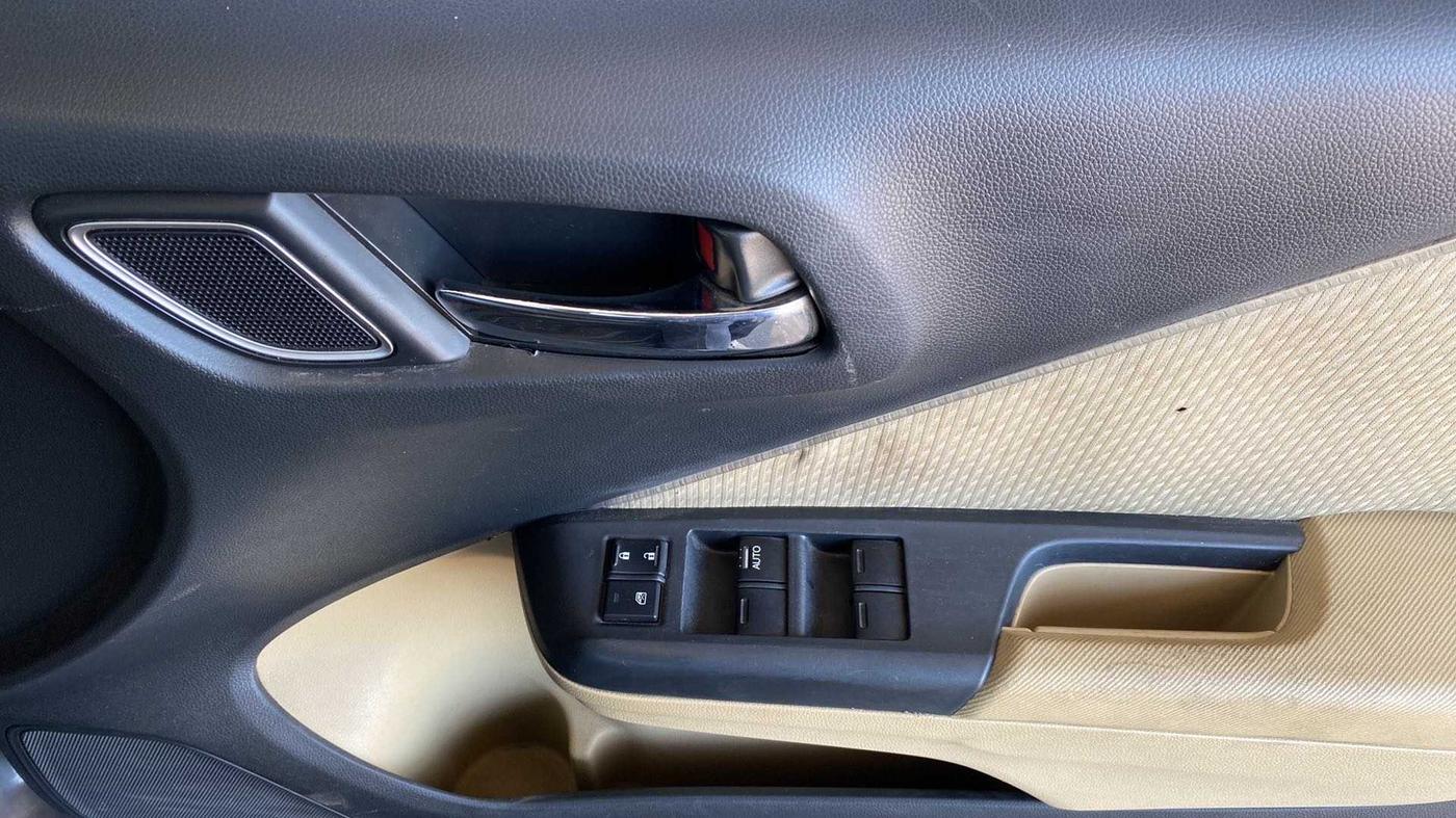 2017 Honda City 1.5L I-VTEC V MT, Petrol, Manual, 50,542 km, Driver Side Door Panels Control