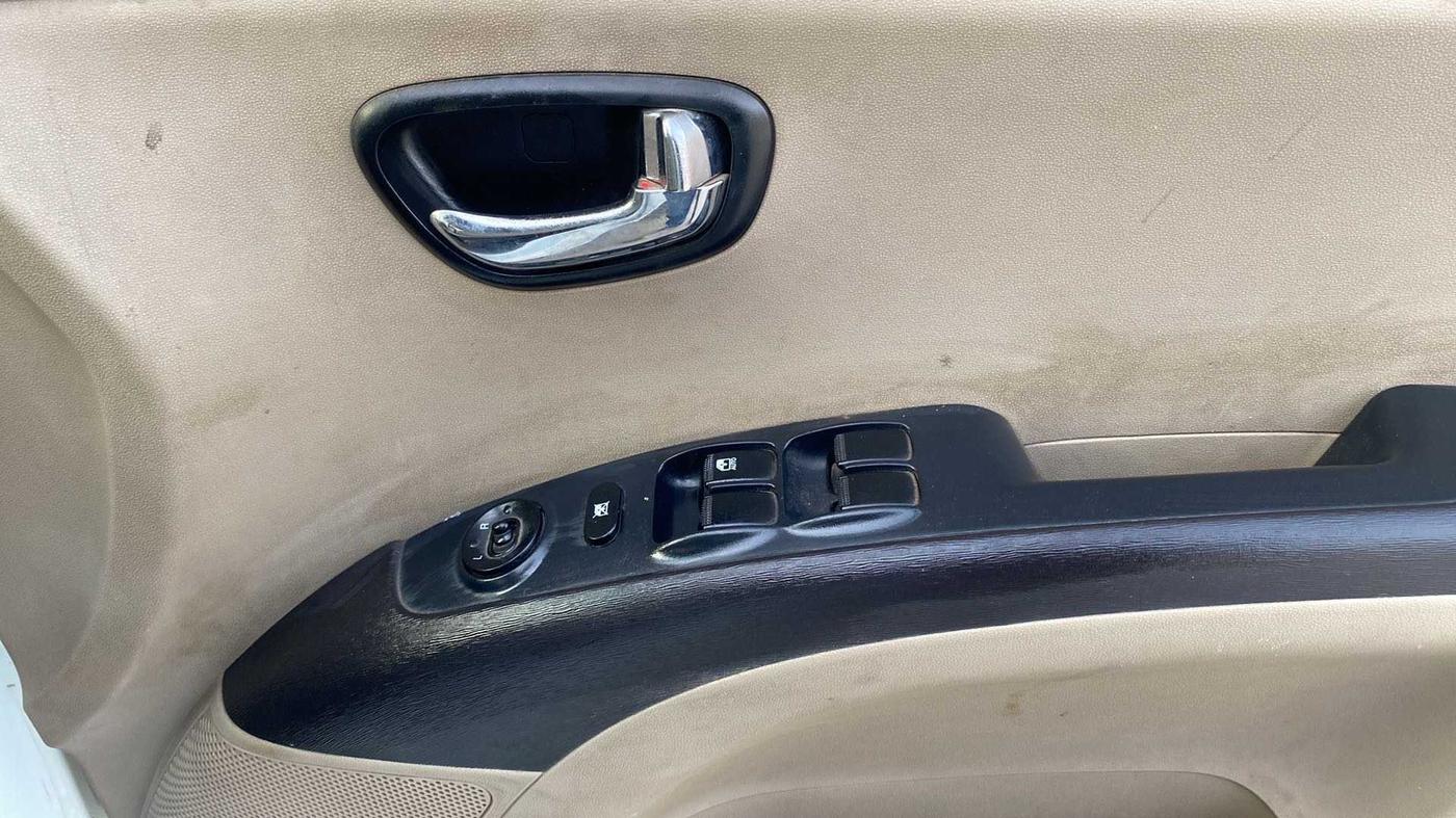 2012 Hyundai i10 ASTA 1.2, Petrol, Manual, 43,314 km, Driver Side Door Panels Control