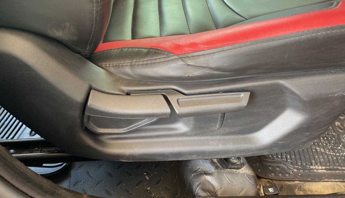 2023 Hyundai VENUE SX 1.2 PETROL, Petrol, Manual, 4,727 km, Driver Side Adjustment Panel