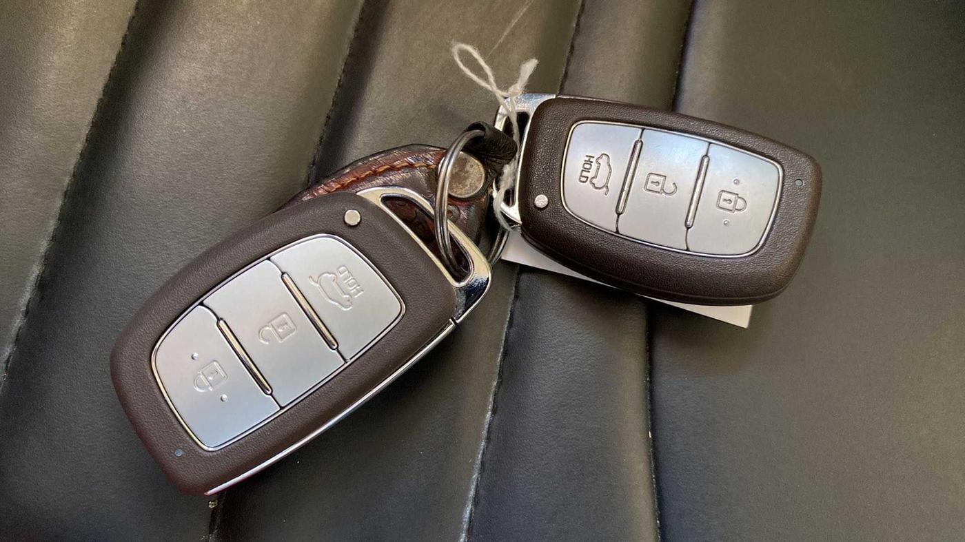 2023 Hyundai VENUE SX 1.2 PETROL, Petrol, Manual, 4,727 km, Key Close Up