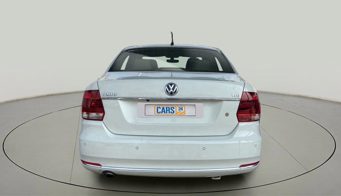 2016 Volkswagen Vento HIGHLINE 1.5 AT, Diesel, Automatic, 1,01,617 km, Back/Rear