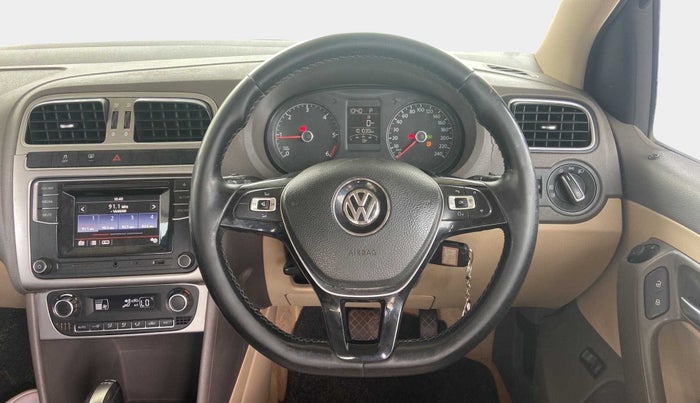 2016 Volkswagen Vento HIGHLINE 1.5 AT, Diesel, Automatic, 1,01,617 km, Steering Wheel Close Up