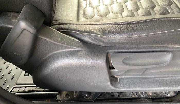 2018 Volkswagen Polo COMFORTLINE 1.0L MPI, Petrol, Manual, 16,333 km, Driver Side Adjustment Panel