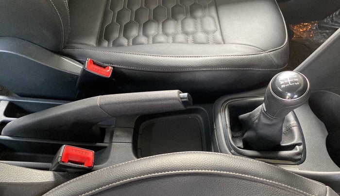 2018 Volkswagen Polo COMFORTLINE 1.0L MPI, Petrol, Manual, 16,333 km, Gear Lever