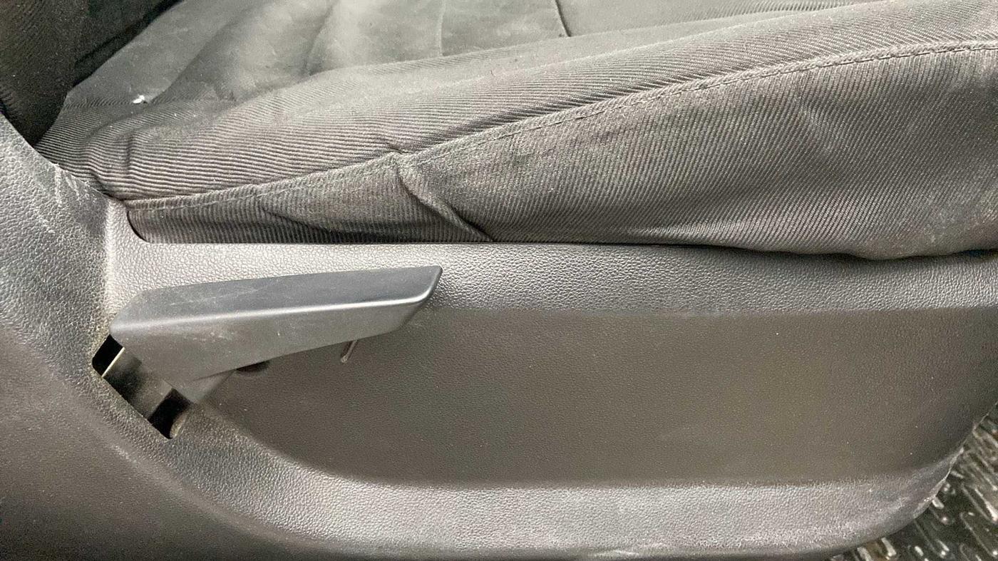 2019 Mahindra KUV 100 NXT K2 P 6 STR, Petrol, Manual, 20,023 km, Driver Side Adjustment Panel