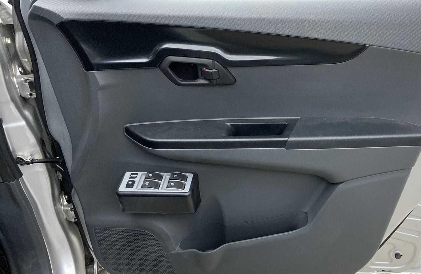 2019 Mahindra KUV 100 NXT K2 P 6 STR, Petrol, Manual, 20,023 km, Driver Side Door Panels Control