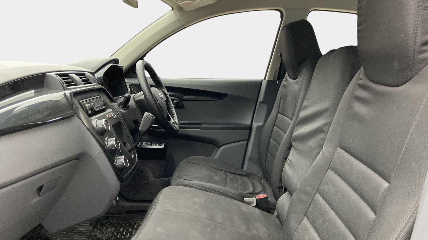 2019 Mahindra KUV 100 NXT K2 P 6 STR, Petrol, Manual, 20,023 km, Right Side Front Door Cabin