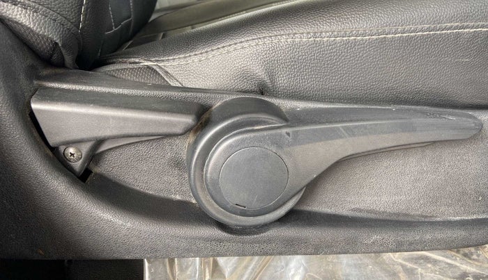 2019 Tata Tiago XZ PLUS PETROL, Petrol, Manual, 23,141 km, Driver Side Adjustment Panel