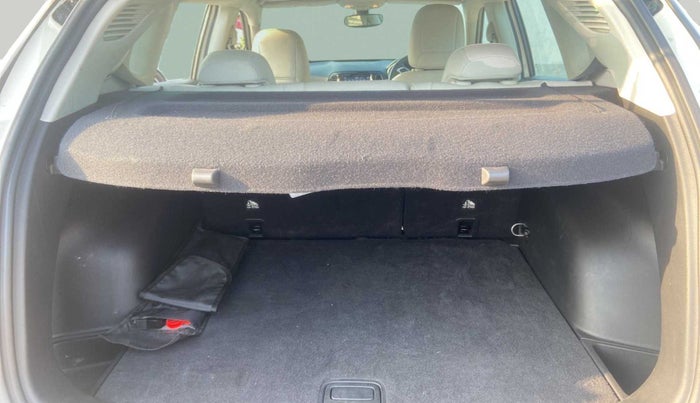 2018 Jeep Compass LIMITED PLUS PETROL AT, Petrol, Automatic, 45,008 km, Boot Inside