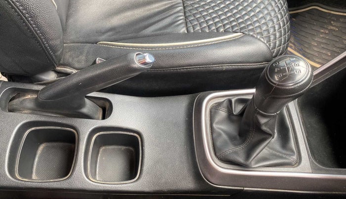 2018 Maruti S Cross SIGMA 1.3, Diesel, Manual, 73,728 km, Gear Lever