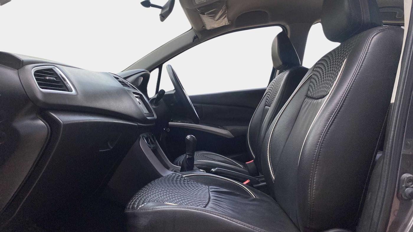 2018 Maruti S Cross SIGMA 1.3, Diesel, Manual, 73,728 km, Right Side Front Door Cabin