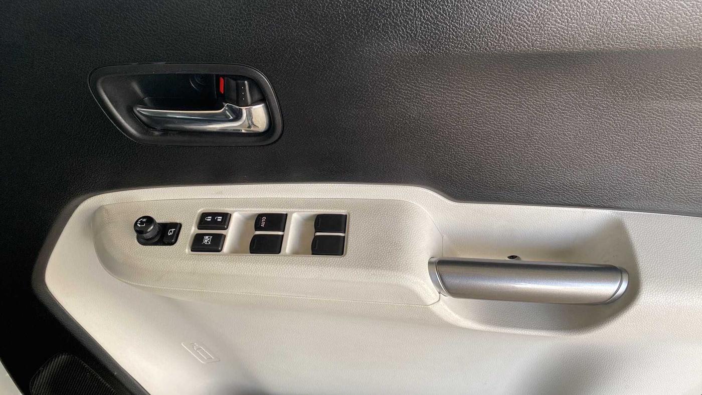 2022 Maruti IGNIS ZETA 1.2 AMT, Petrol, Automatic, 4,498 km, Driver Side Door Panels Control