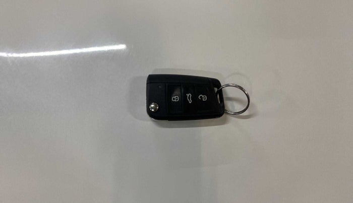 2022 Skoda SLAVIA AMBITION 1.0L TSI MT, Petrol, Manual, 29,903 km, Key Close Up