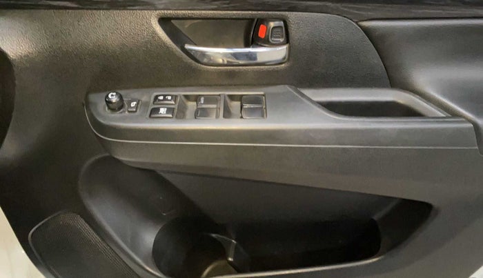 2022 Maruti XL6 ZETA MT, Petrol, Manual, 39,991 km, Driver Side Door Panels Control